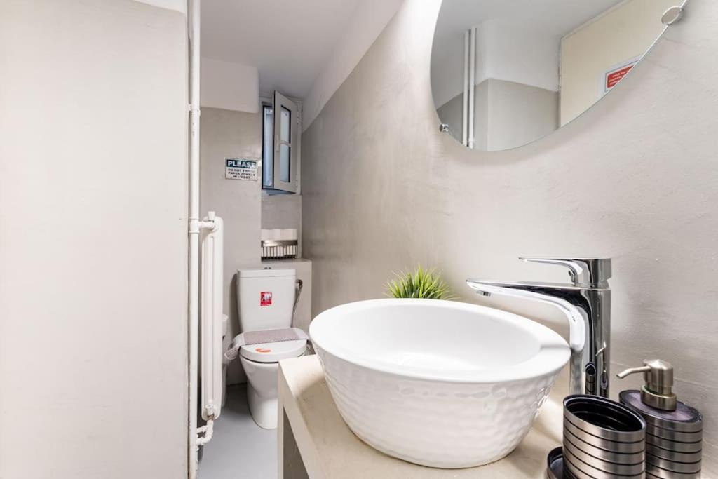 Downtown Cute Apt In The Heart Of Plaka أثينا المظهر الخارجي الصورة