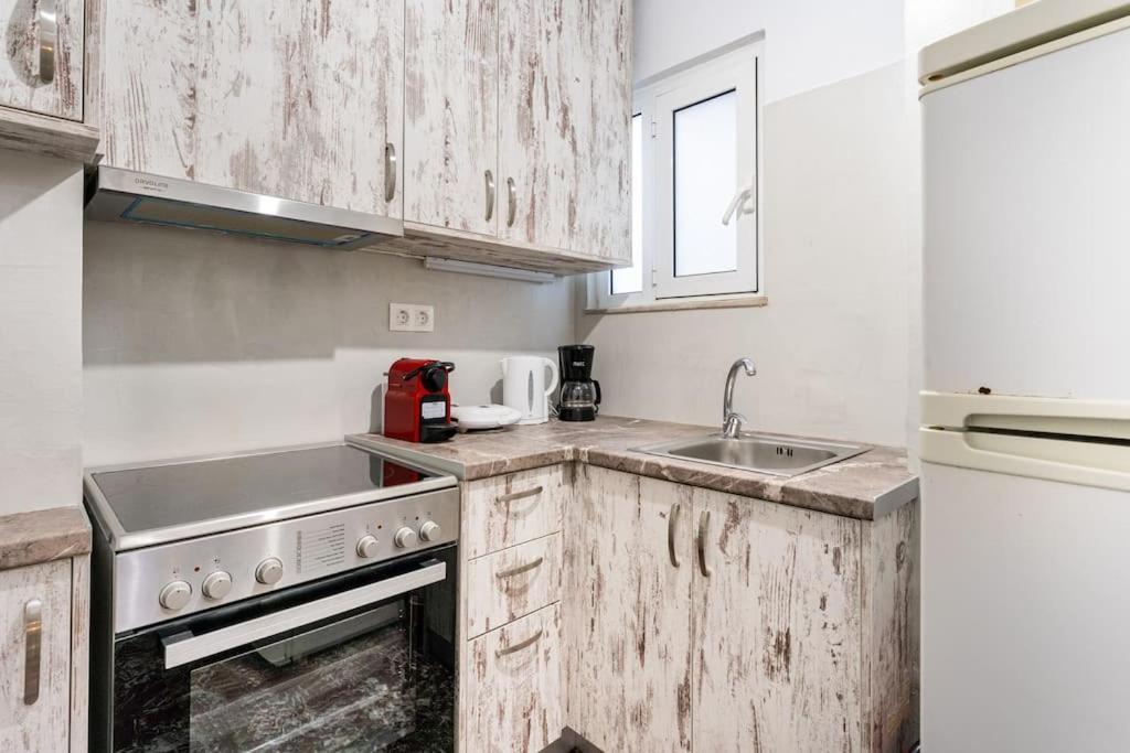Downtown Cute Apt In The Heart Of Plaka أثينا المظهر الخارجي الصورة